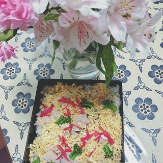 たけのこ、菜の花、カニ缶で❣️柚子香るちらし寿司
